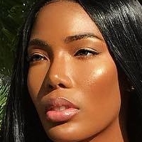 Monifa Jansen Çıplak