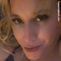Ms. Cougar Mam Çıplak