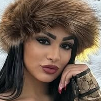 Nadia Khar Çıplak