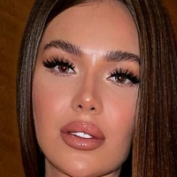 Nazarova Arina Çıplak