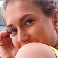 Nina Ninakhlv Çıplak