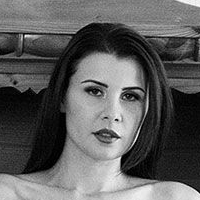 Olga Kaminska Çıplak