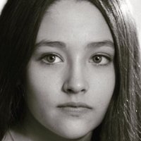 Olivia Hussey Çıplak
