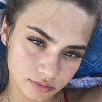 Olivia Silfies Çıplak
