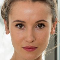 Peri Baumeister Çıplak