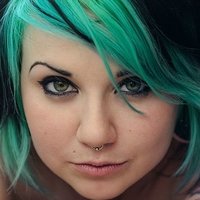 Quinne Suicide Çıplak