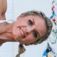 Rebecca Louise Çıplak