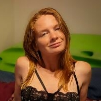 Red Lily Rose Çıplak