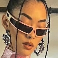 Rina Sawayama Çıplak