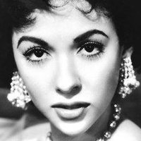 Rita Moreno Çıplak