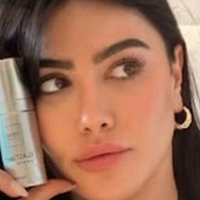 Sara Hesri Çıplak