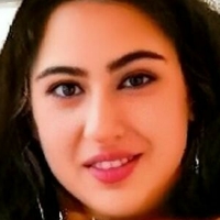 Sara Khan Çıplak