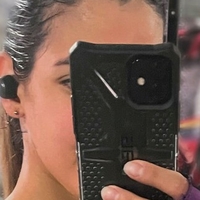 Sara Miller Çıplak