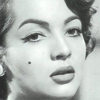 Sara Montiel Çıplak