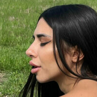 Sara Sfamuri Çıplak