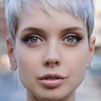 Sara X Mills Çıplak