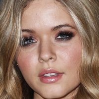 Sasha Pieterse Çıplak
