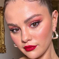 Selena Gomez Çıplak