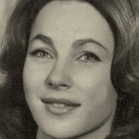 Shirley Anne Field Çıplak
