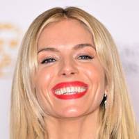 Sienna Miller Çıplak