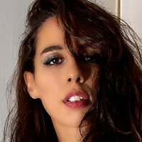 Simona Scalia Çıplak
