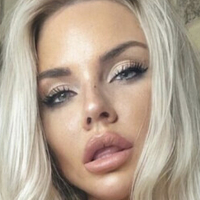 Sophie Hosking Çıplak