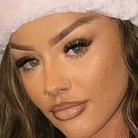 Sophie River Çıplak
