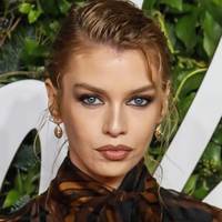 Stella Maxwell Çıplak