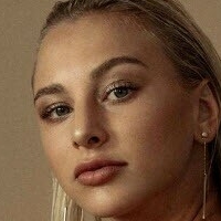 Stephanie Belovukovic Çıplak