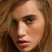 Suki Waterhouse Çıplak