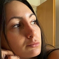 Tami Payaslian Çıplak