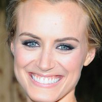 Taylor Schilling Çıplak