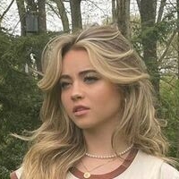 Tess Holloway Çıplak