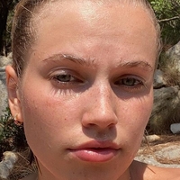 Thea Sofie Loch Naess Çıplak
