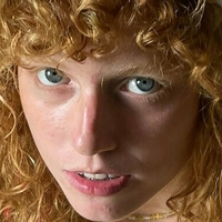 tilda_red Çıplak