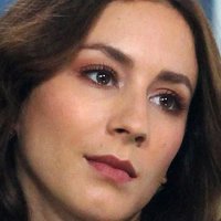 Troian Bellisario Çıplak
