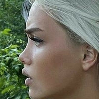 Uresa Zogu Çıplak