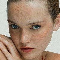 Viola Kovesh Çıplak