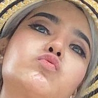 Yanisa Samohom Çıplak