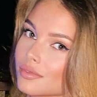 Yulia Polyachikhina Çıplak