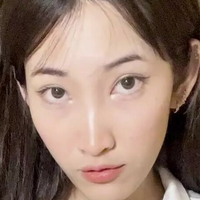 Yumiko Izum Çıplak