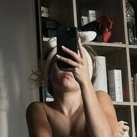 Zelentsova Nicole Çıplak