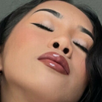 Zella Çıplak