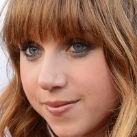 Zoe Kazan Çıplak